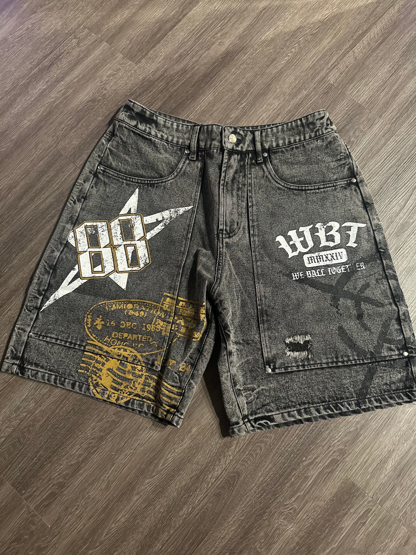 BAGGY “WBT” blk denim jorts